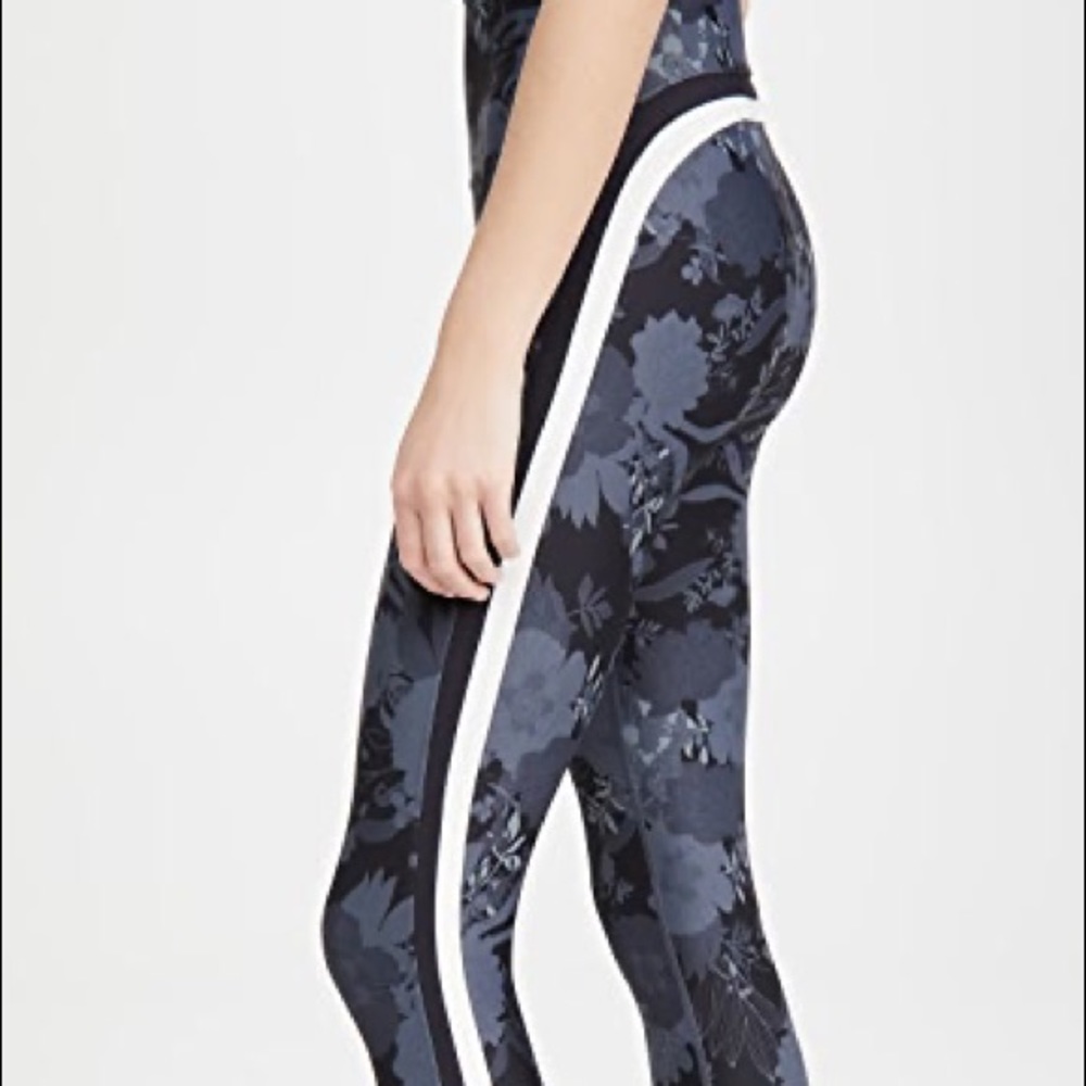 Splits59 Sydney graphite floral leggings and bra SET